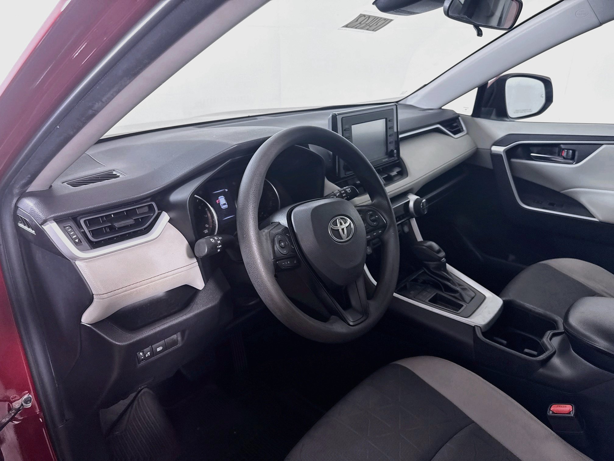 Used 2022 Toyota RAV4 XLE FWD image 9