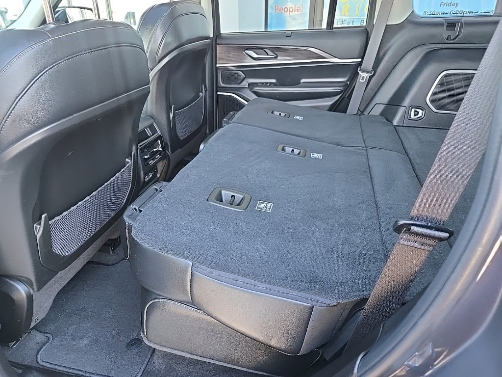 Used 2022 Jeep Grand Cherokee Limited 4xe w/ Luxury Tech Group II image 98