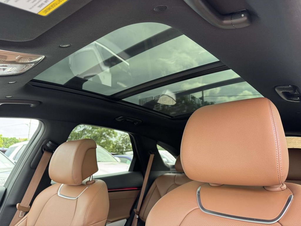 Certified 2026 Genesis GV70 2.5T Advanced AWD/4WD image 21