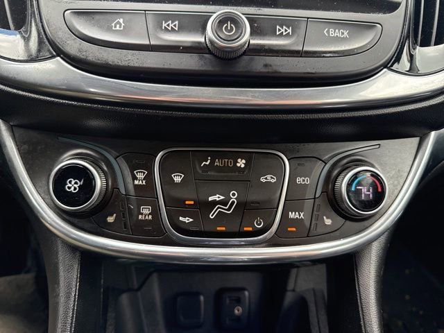 Used 2017 Chevrolet Volt Premier w/ Driver Confidence II Package FWD image 28