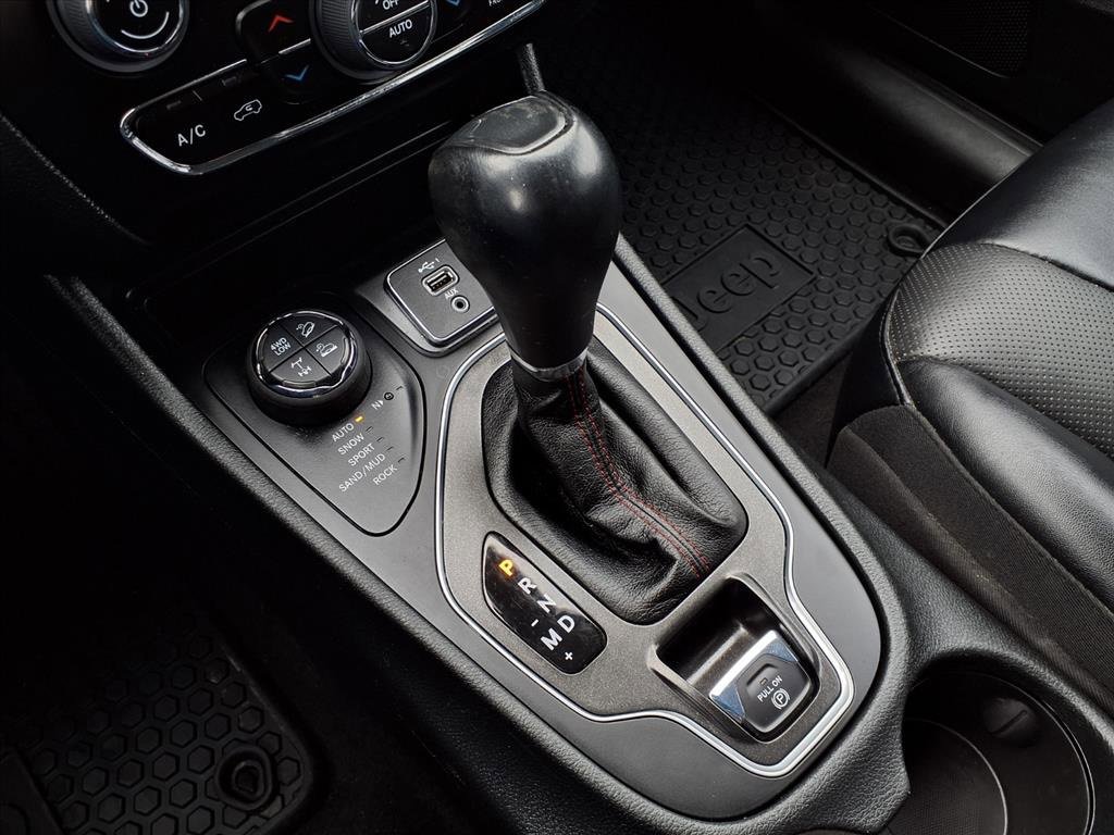 Used 2022 Jeep Cherokee Trailhawk w/ Premium Leather Package image 10