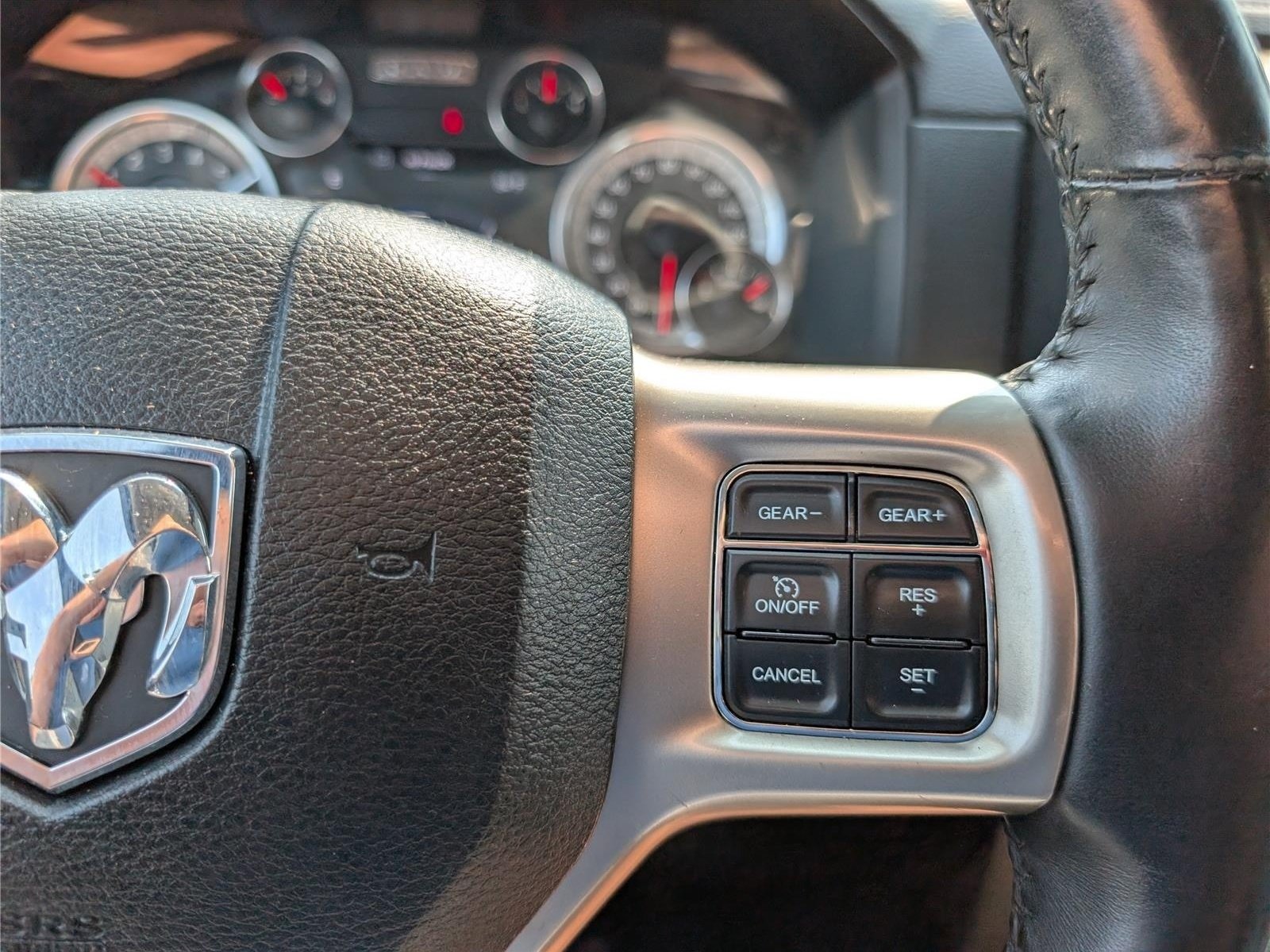 Used 2016 RAM 1500 Laramie w/ Convenience Group AWD/4WD image 23