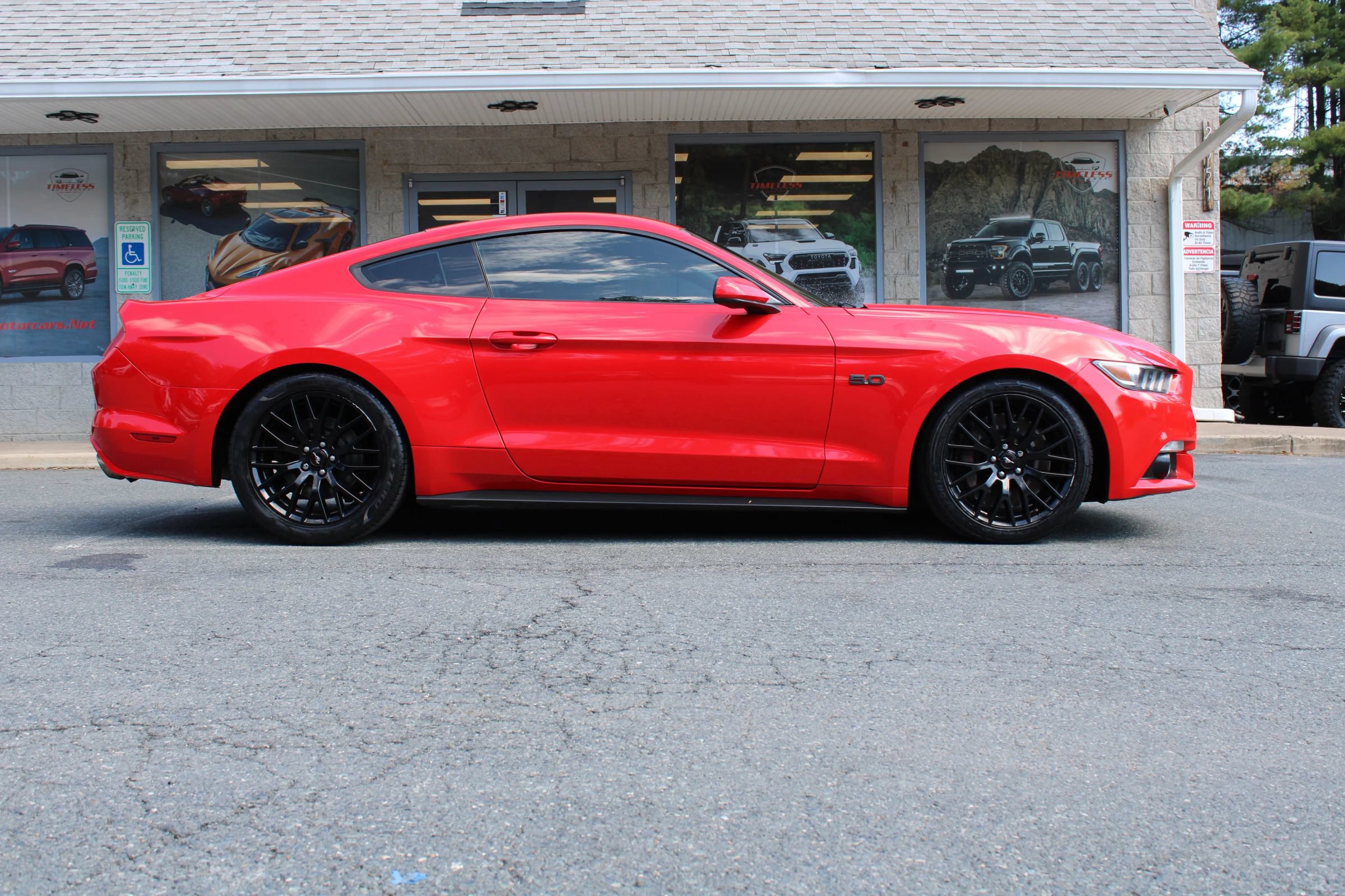 Used 2017 Ford Mustang GT w/ GT Performance Package RWD image 28