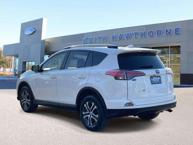 Used 2017 Toyota RAV4 LE image 5