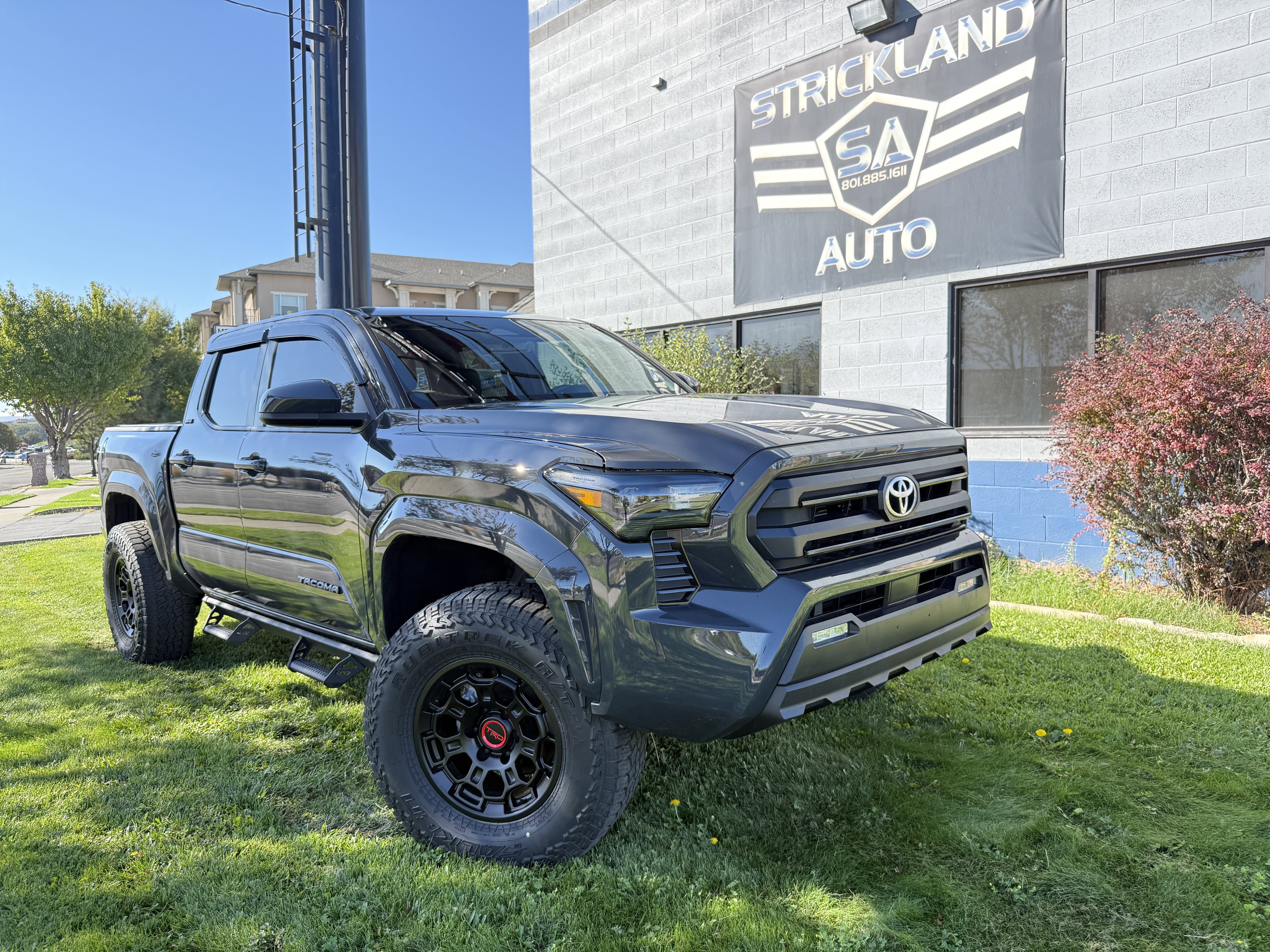 Used 2024 Toyota Tacoma SR5 image 2