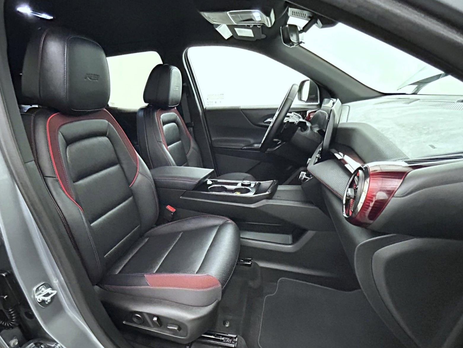 Used 2025 Chevrolet Equinox RS w/ Safety and Technology Package image 15