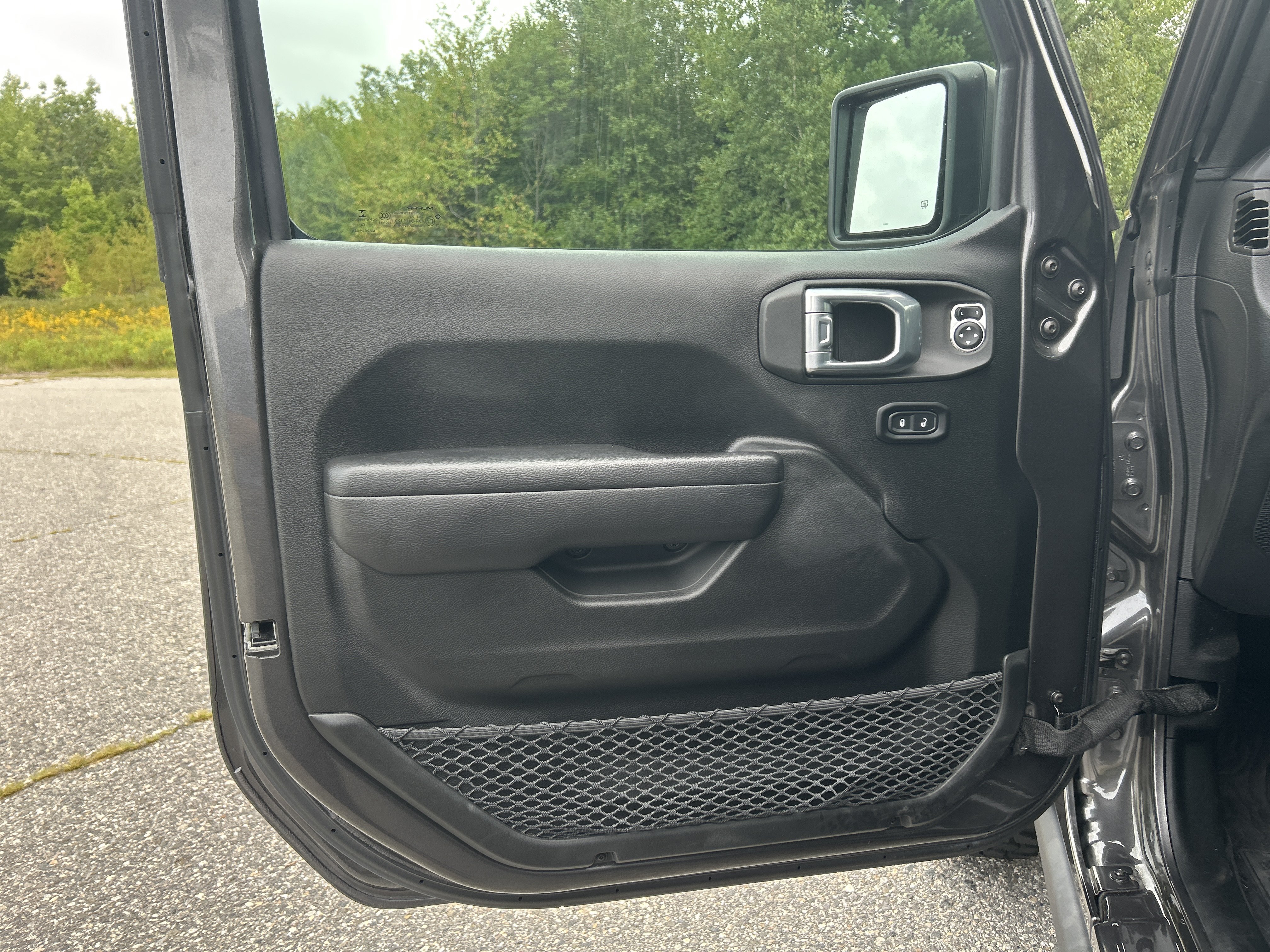 Used 2022 Jeep Gladiator Sport AWD/4WD image 16