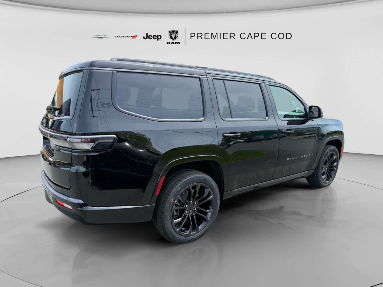New 2026 Jeep Grand Wagoneer Summit AWD/4WD image 10