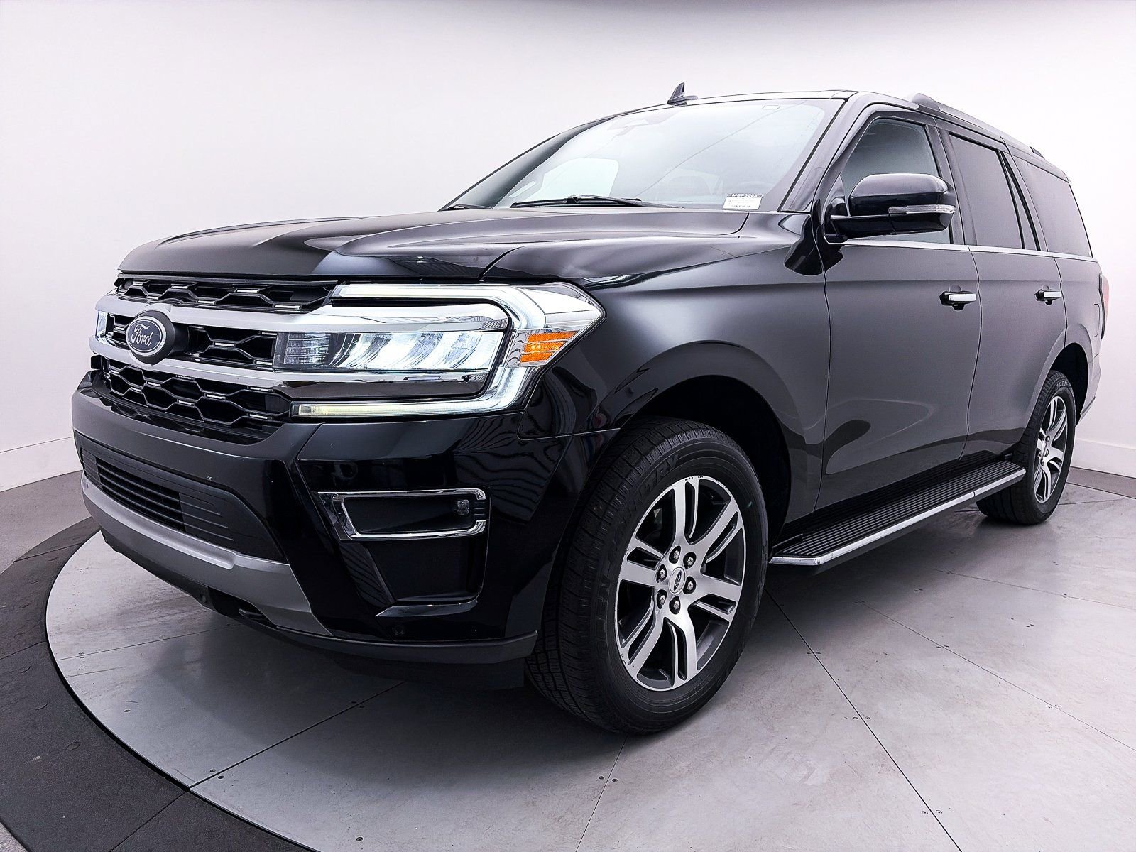 Used 2023 Ford Expedition Limited image 13