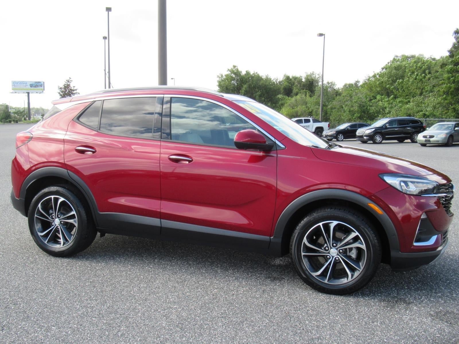 Used 2020 Buick Encore GX Essence w/ Advanced Technology Package FWD image 2