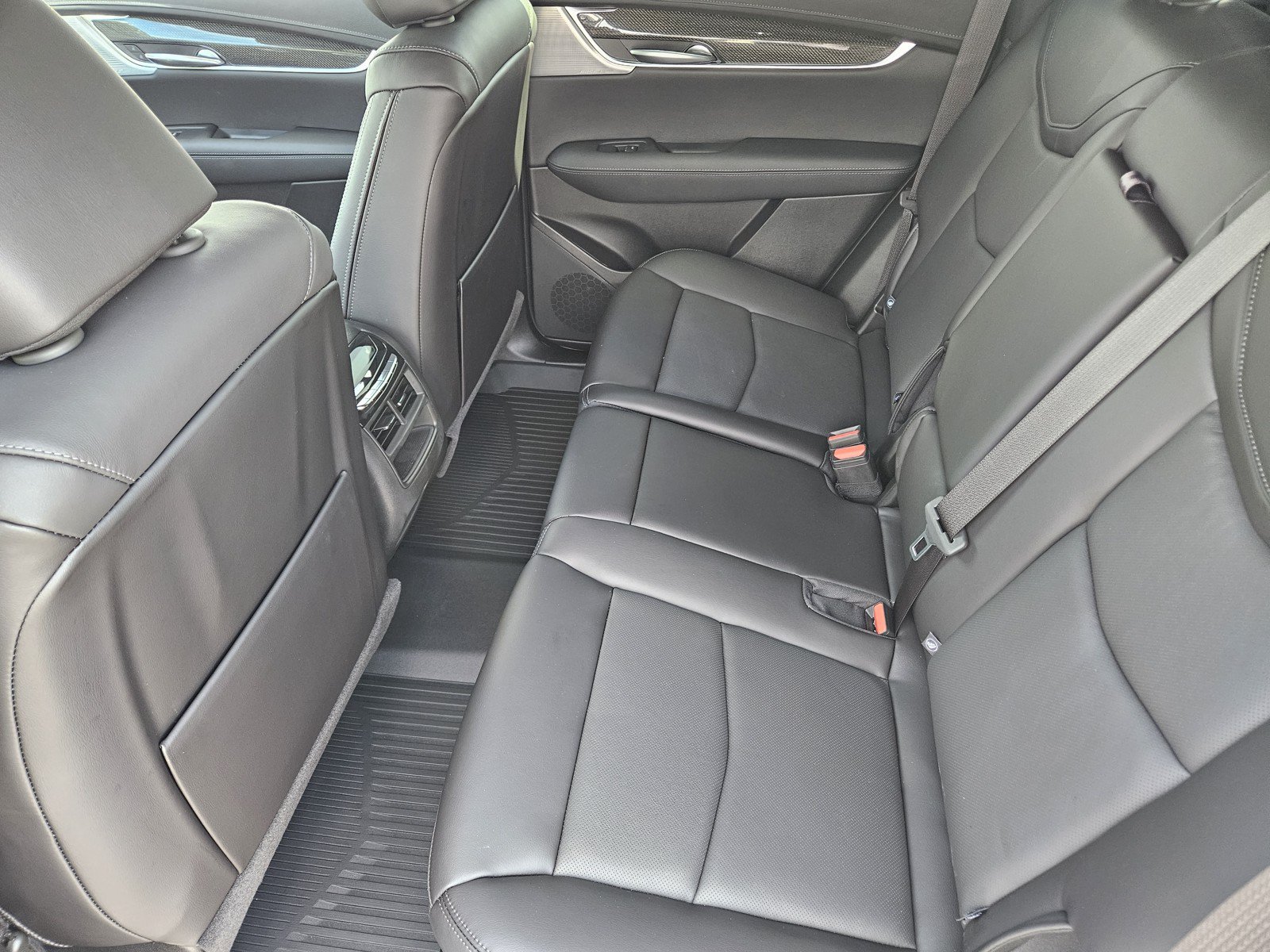 New 2026 Cadillac XT5 Sportv w/ LPO, Red Accent Package AWD/4WD image 19