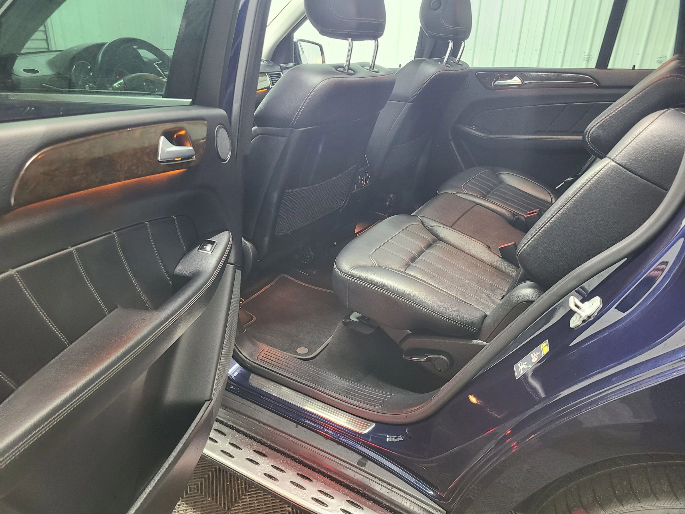 Used 2016 Mercedes-Benz GL 320 BlueTEC 4MATIC w/ Premium I Package image 37