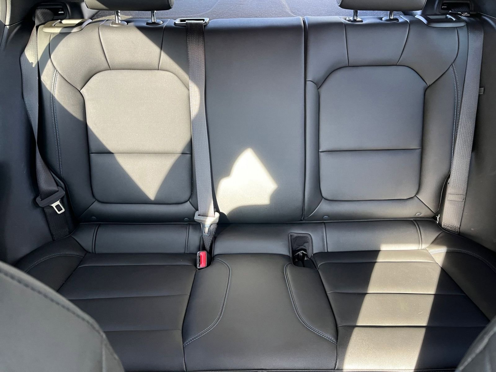 Used 2025 Buick Envista Sport Touring image 35