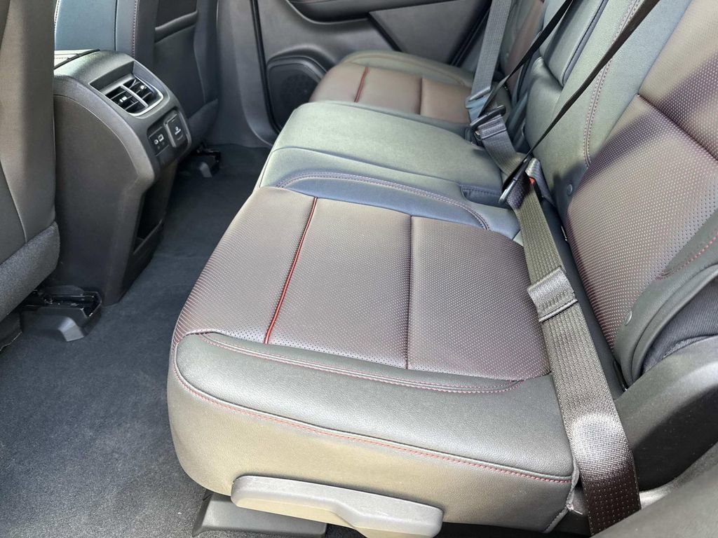 Used 2025 Chevrolet Blazer RS w/ Enhanced Convenience Package image 16