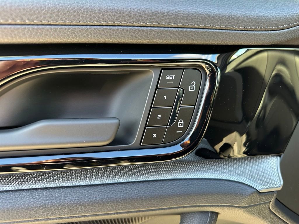 Used 2026 Porsche Panamera image 19