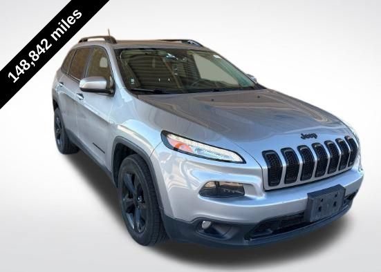 Used 2015 Jeep Cherokee Latitude w/ Cold Weather Group AWD/4WD image 2