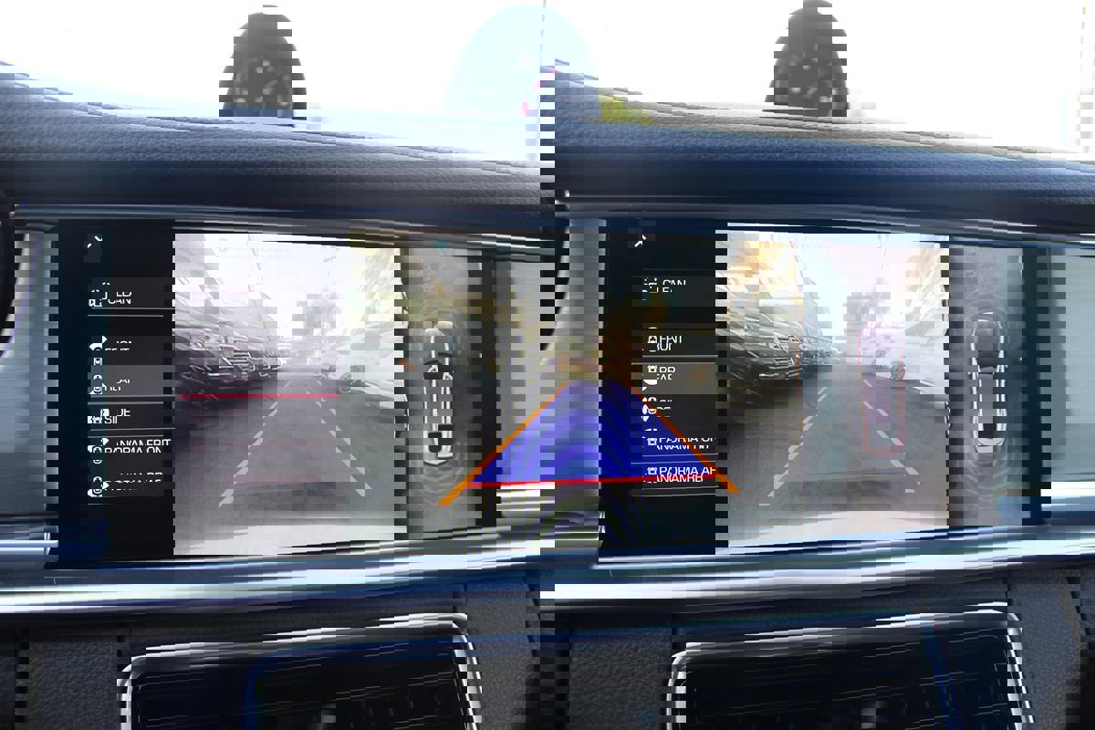 Used 2018 Porsche Panamera 4 image 29