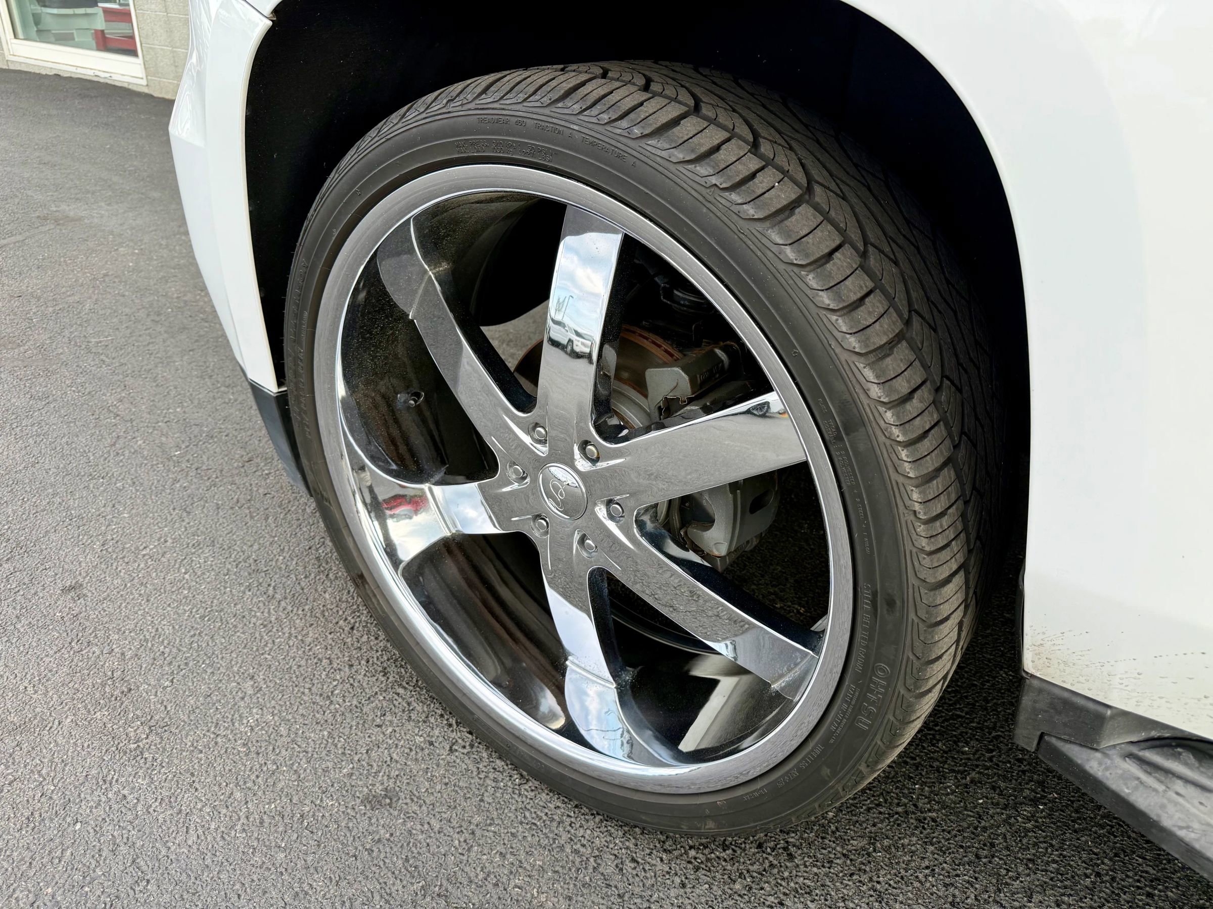 Used 2017 Chevrolet Suburban LT AWD/4WD image 13