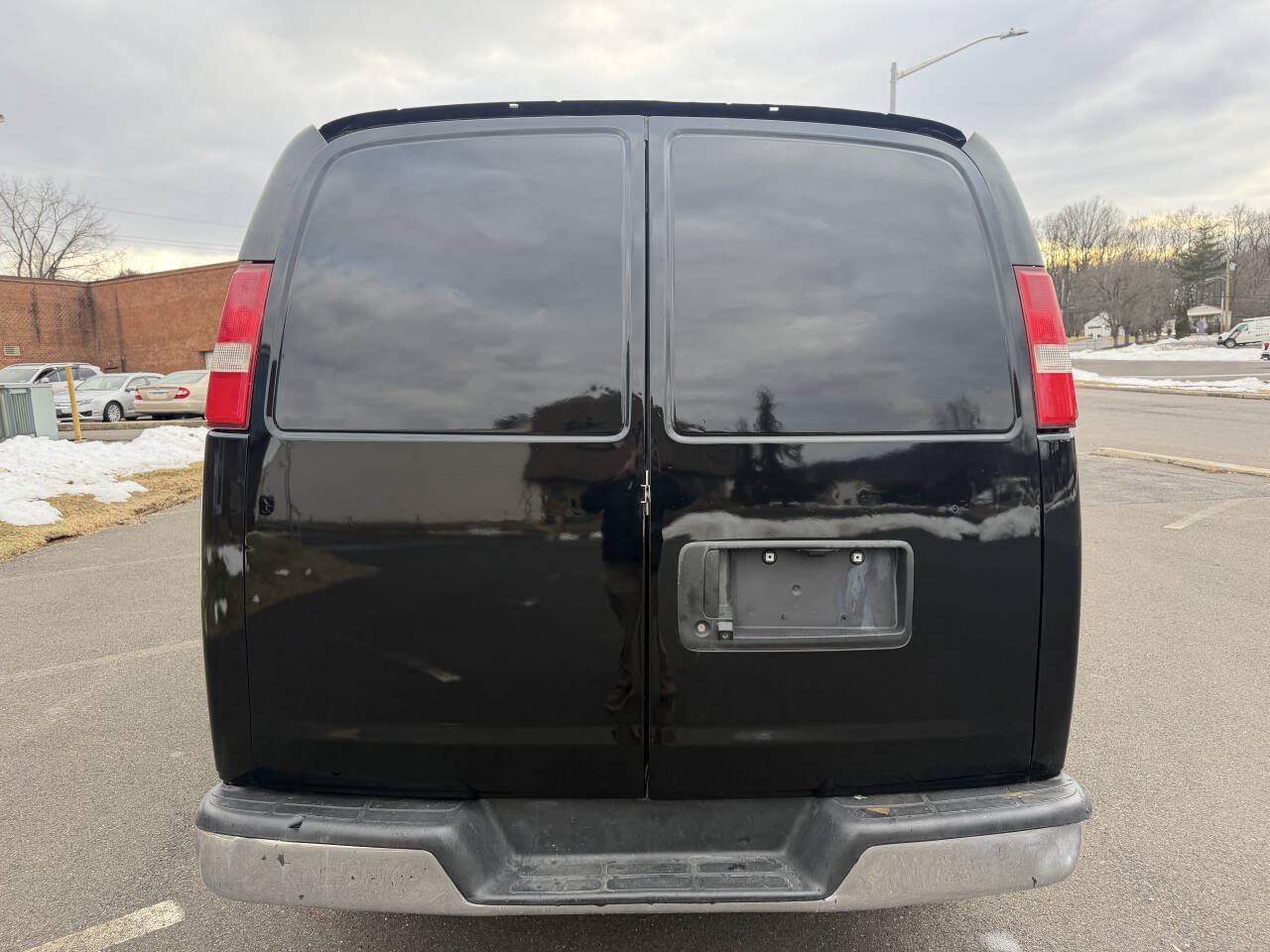 Used 2016 Chevrolet Express 2500 RWD image 11