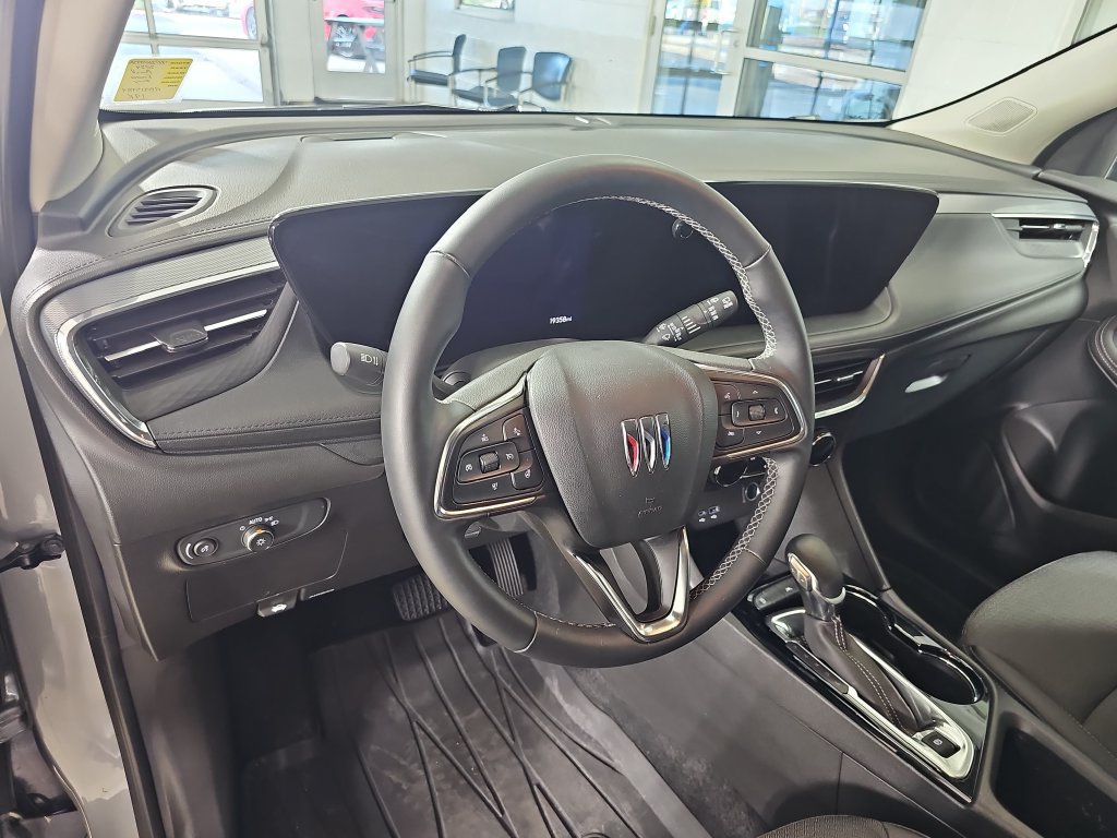 Certified 2024 Buick Encore GX Preferred w/ Comfort Package FWD image 19