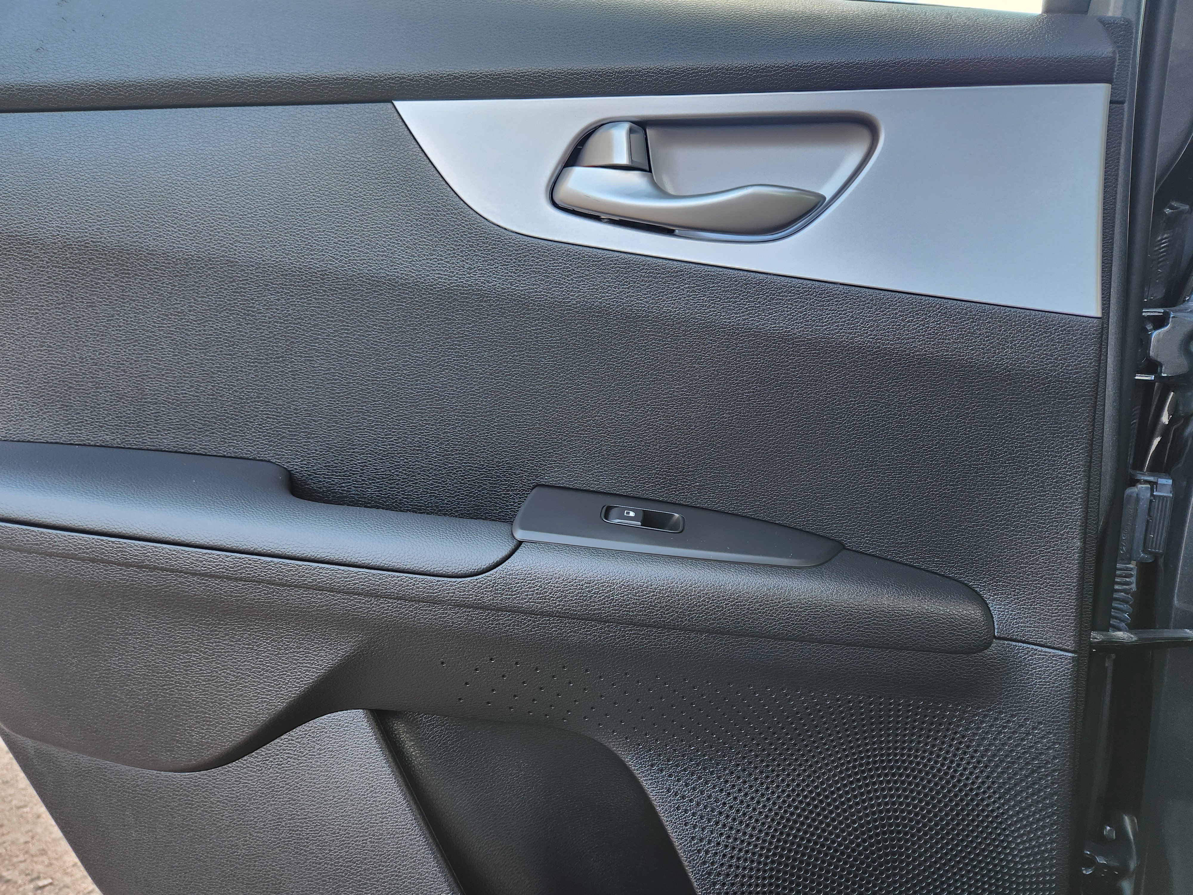 Used 2024 Kia Forte LXS w/ LXS Technology Package image 10