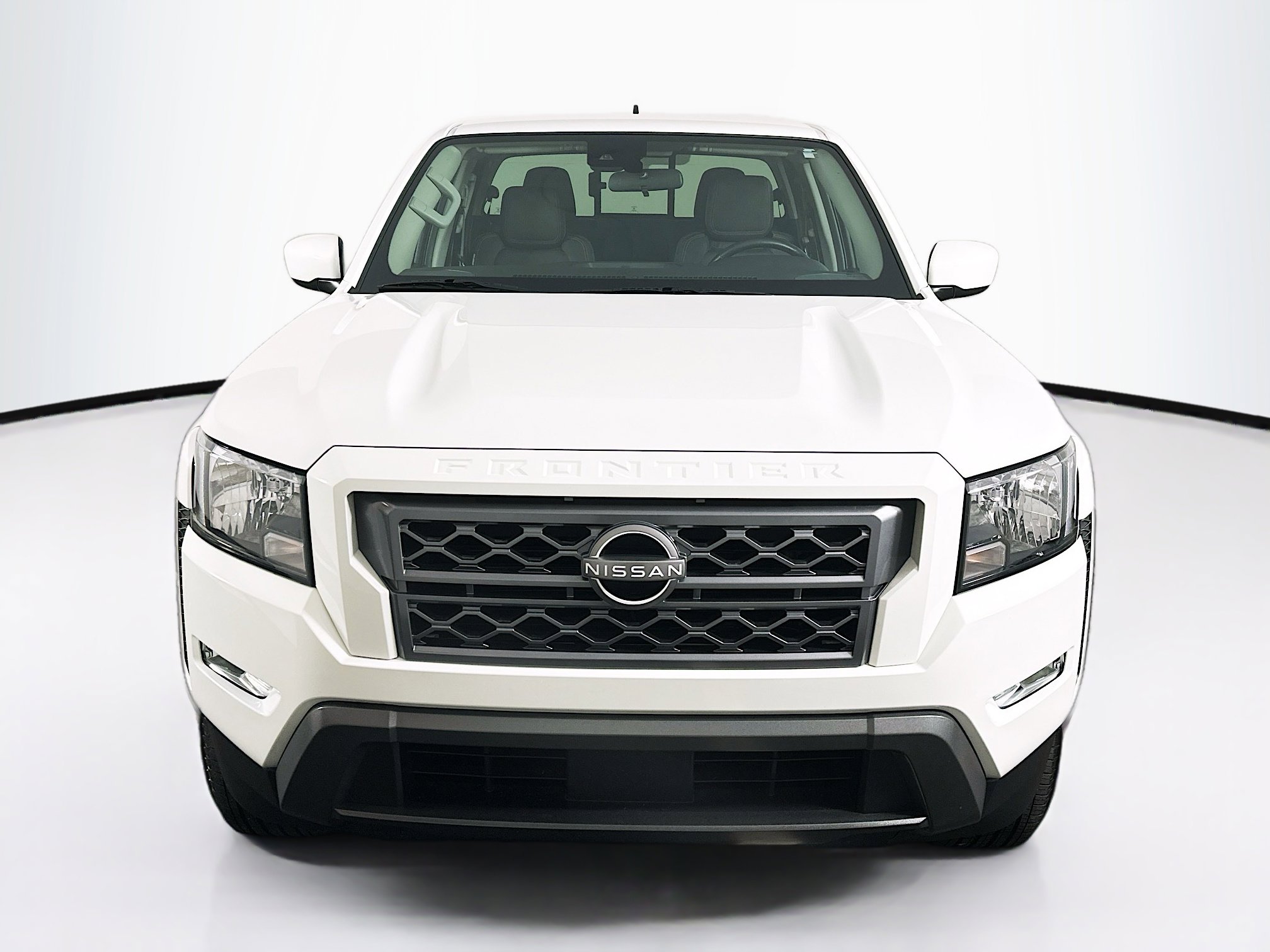 Used 2024 Nissan Frontier SV w/ SV Convenience Package image 2