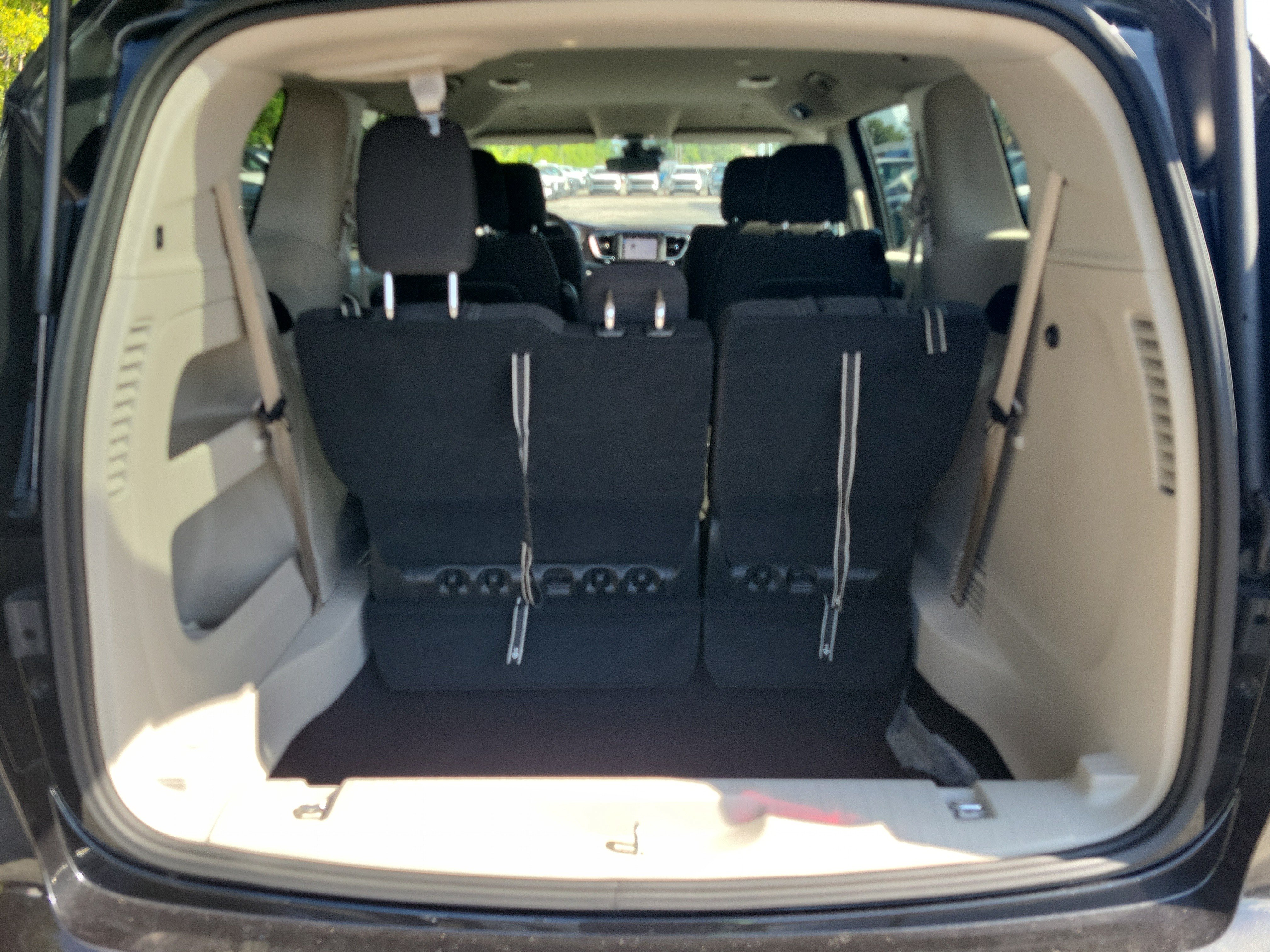 Used 2023 Chrysler Voyager LX FWD image 12