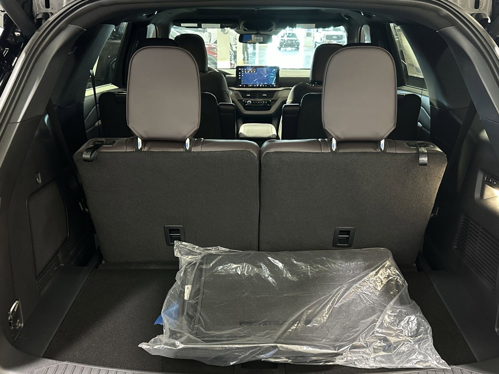 New 2026 Ford Explorer Platinum w/ LUX Leather Package image 38