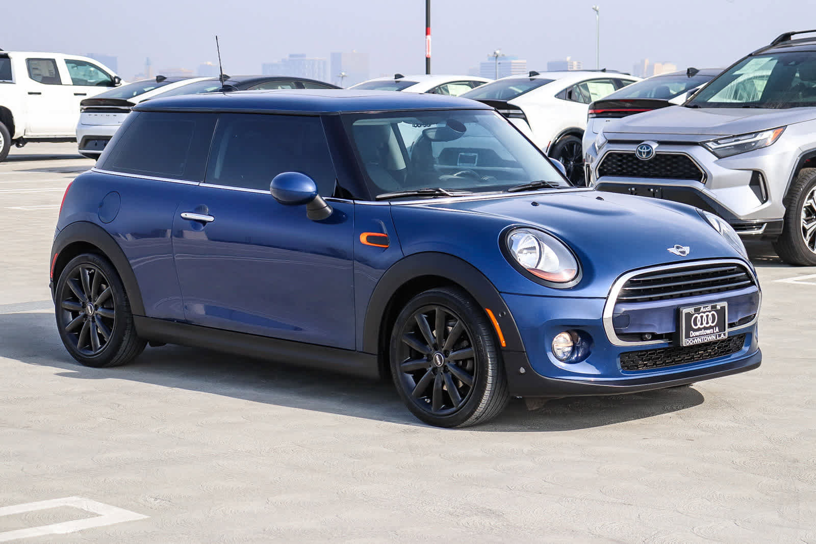 Used 2018 MINI Cooper 2-Door Hardtop image 3