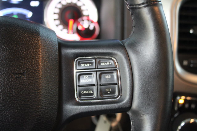 Used 2017 RAM 1500 SLT AWD/4WD image 17