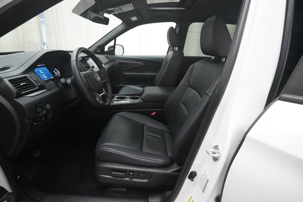 Certified 2025 Honda Passport EX-L image 7