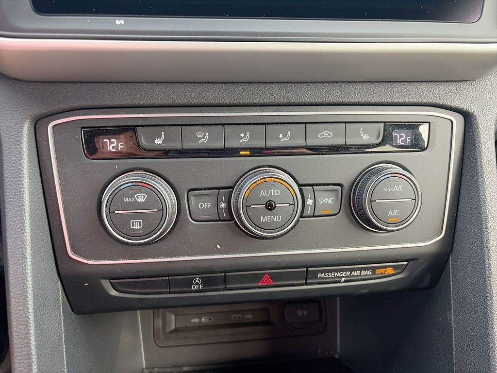 Used 2021 Volkswagen Atlas Cross Sport SE w/ Panoramic Sunroof Package FWD image 24