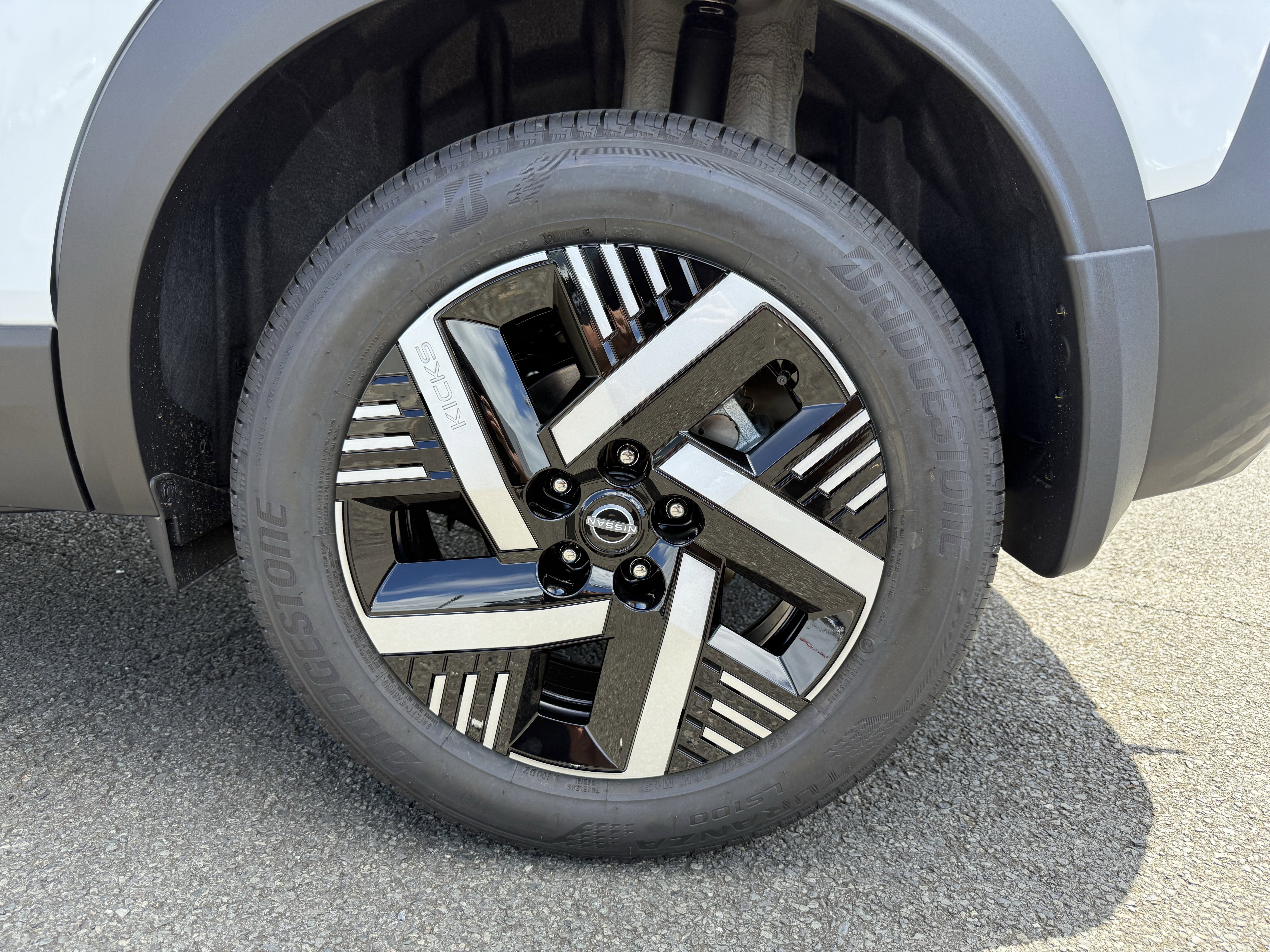 New 2026 Nissan Kicks SV image 6
