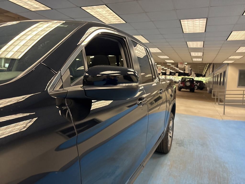 Used 2025 Honda Ridgeline RTL image 17