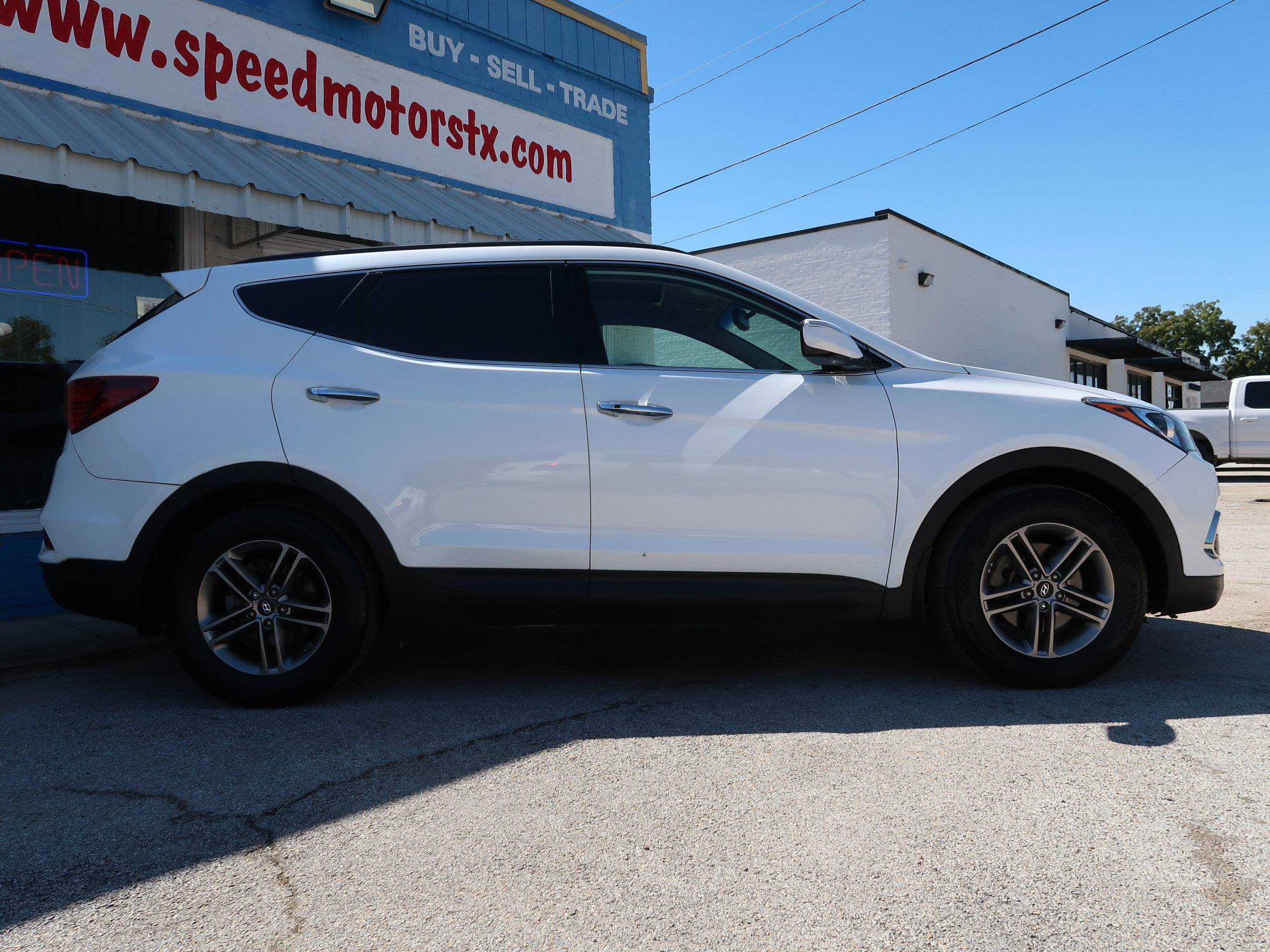 Used 2018 Hyundai Santa Fe Sport w/ 2.4L Tech Package 04 FWD image 4