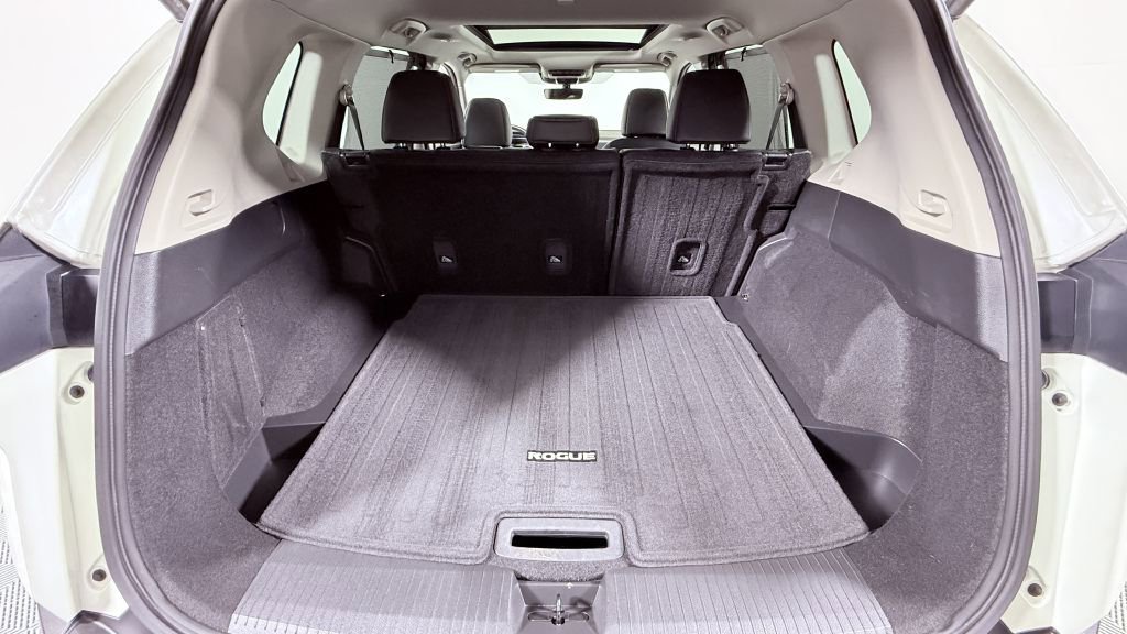 Used 2023 Nissan Rogue SV w/ SV Premium B Package image 21