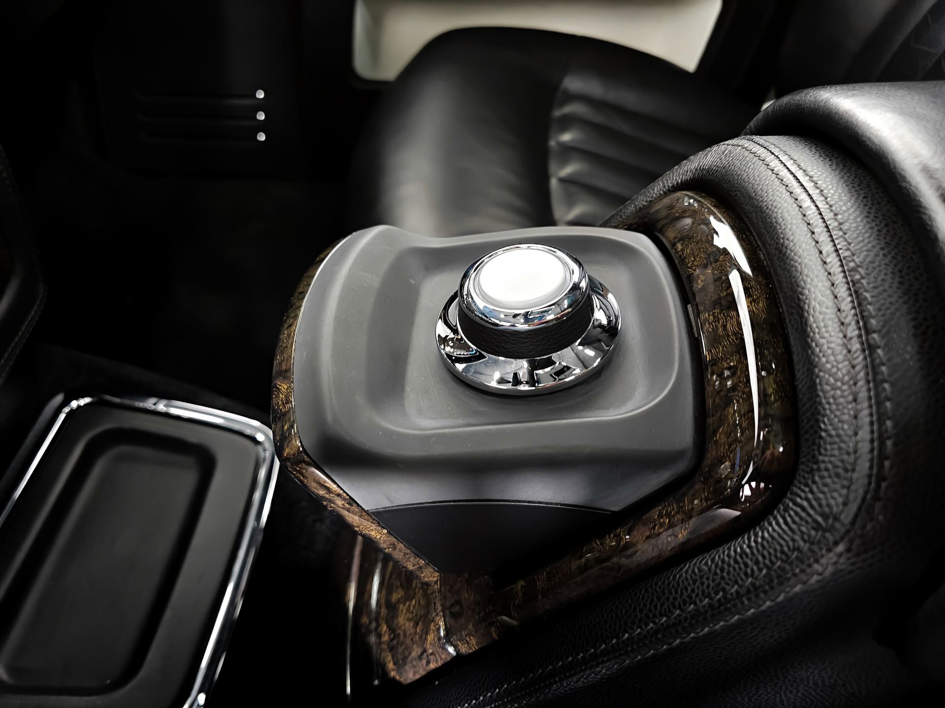 Used 2006 Rolls-Royce Phantom Sedan image 37