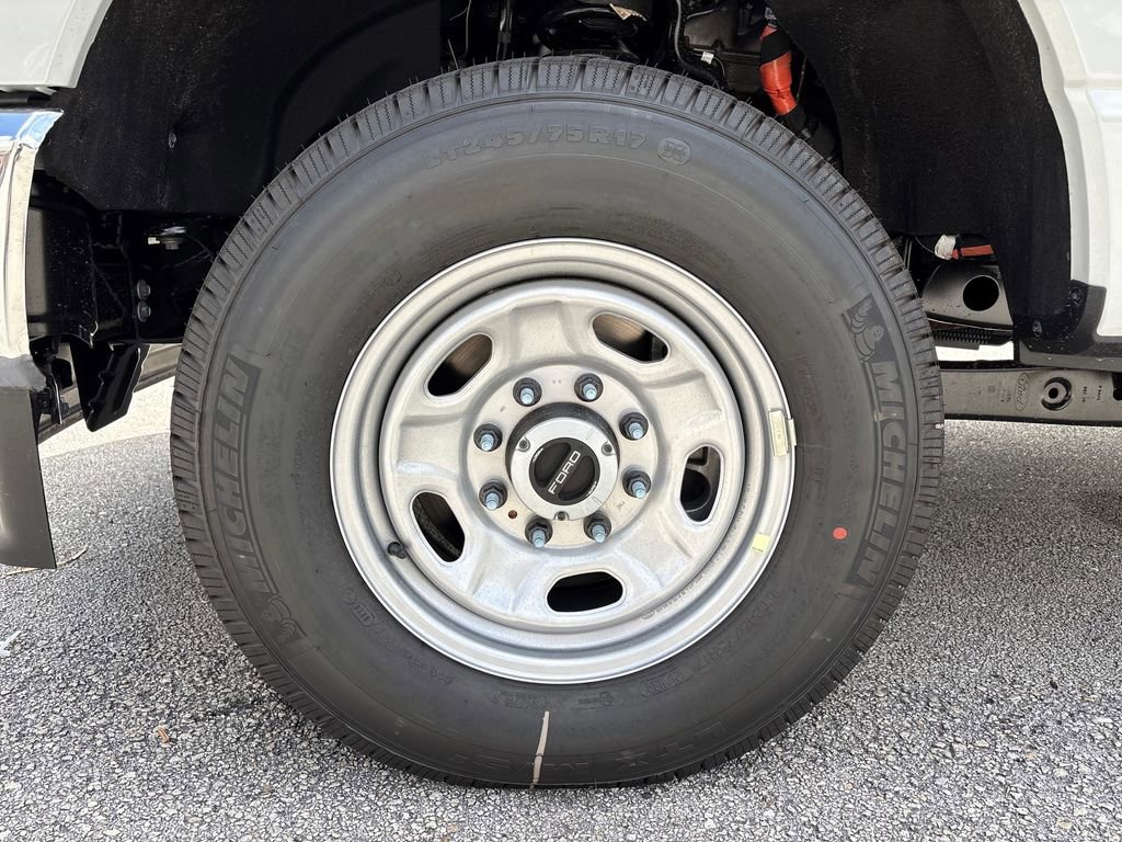 New 2026 Ford F350 XL w/ XL Chrome Package image 15