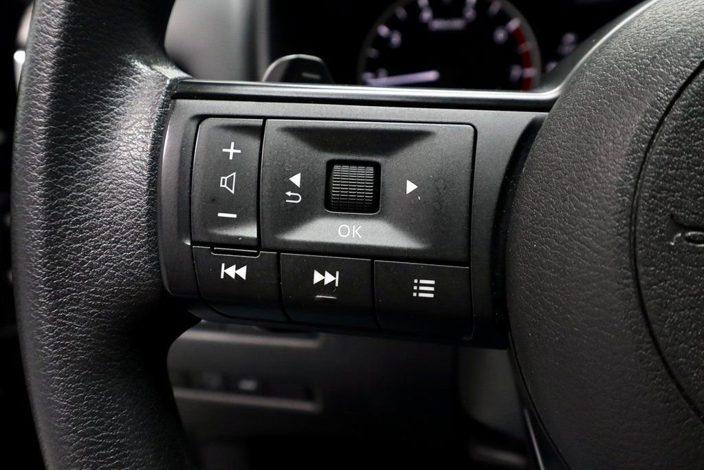 Certified 2024 Nissan Rogue SV image 27