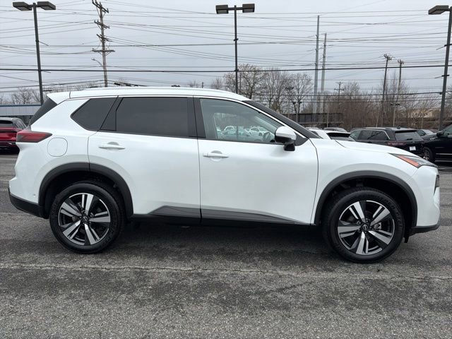 Used 2025 Nissan Rogue SL w/ SL Premium Package image 10