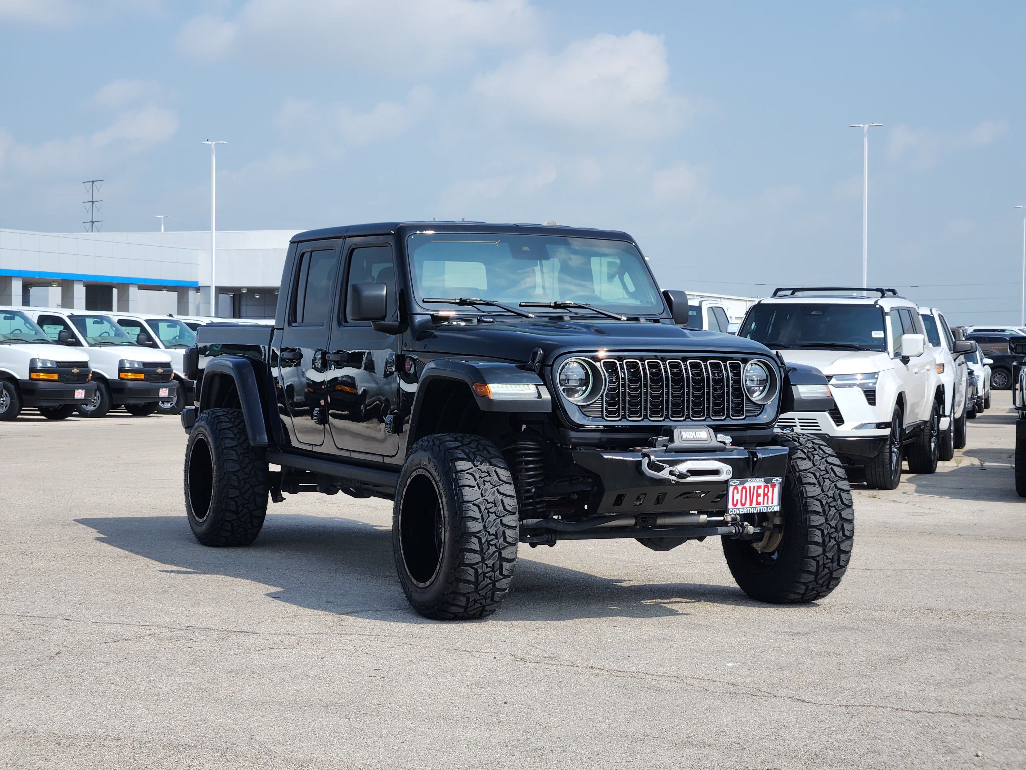 Used 2025 Jeep Gladiator Rubicon AWD/4WD image 3