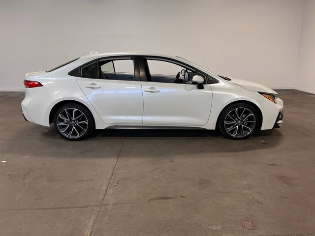 Used 2020 Toyota Corolla SE image 2