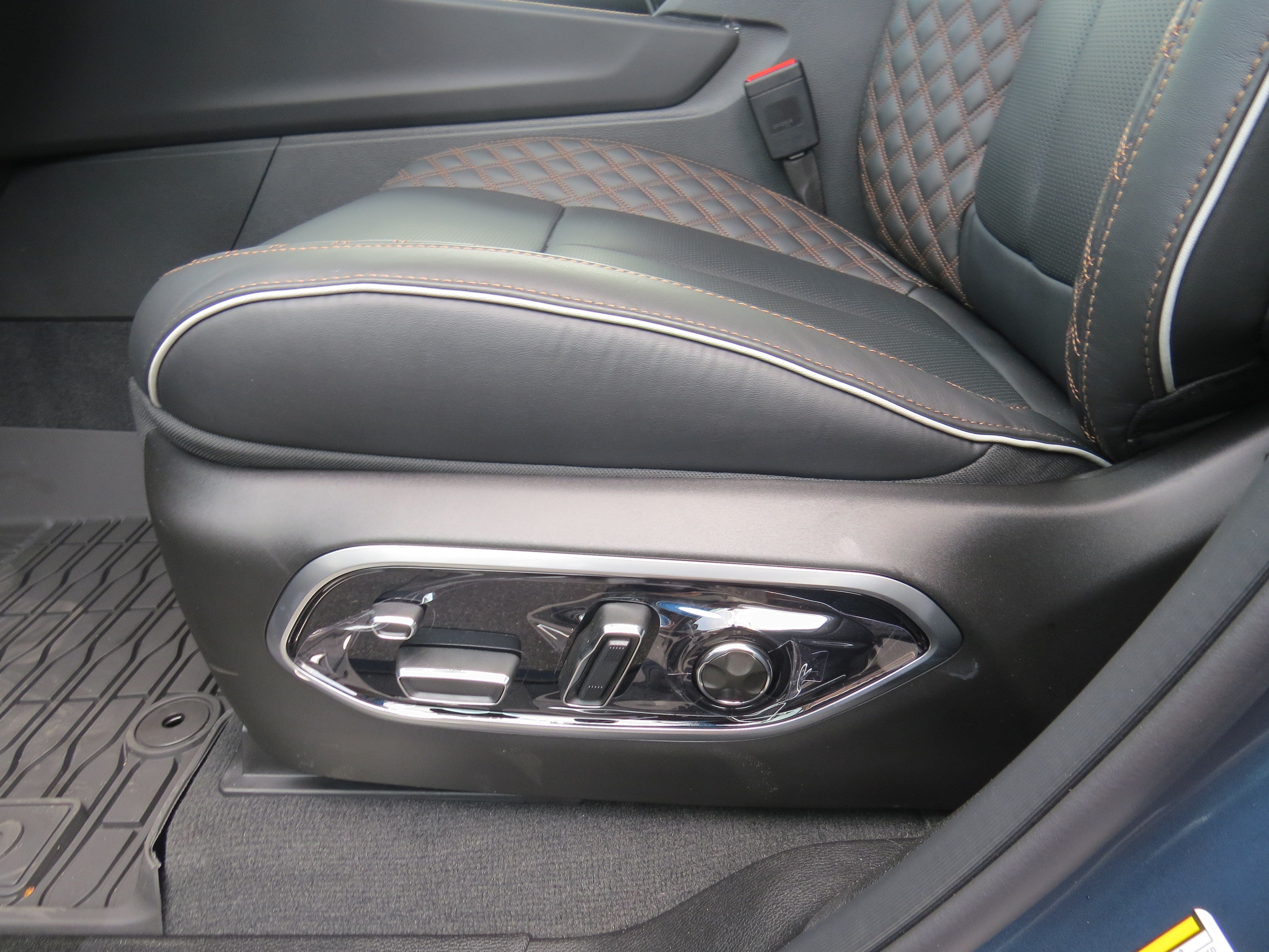 New 2026 Jeep Grand Cherokee Summit AWD/4WD image 15