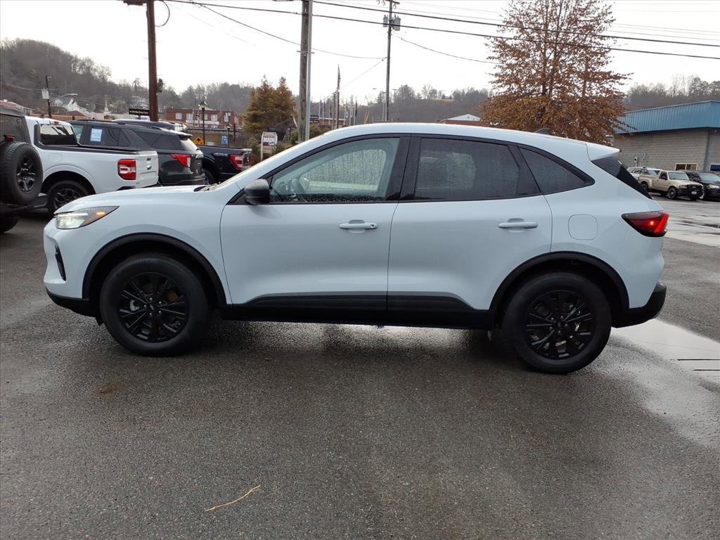 New 2025 Ford Escape Active image 2