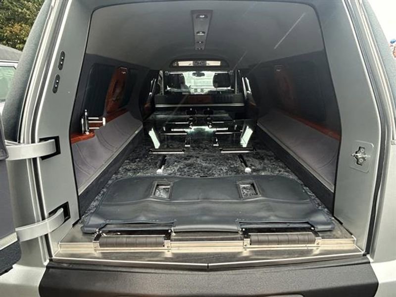 Used 2010 Cadillac DTS Funeral Coach image 8