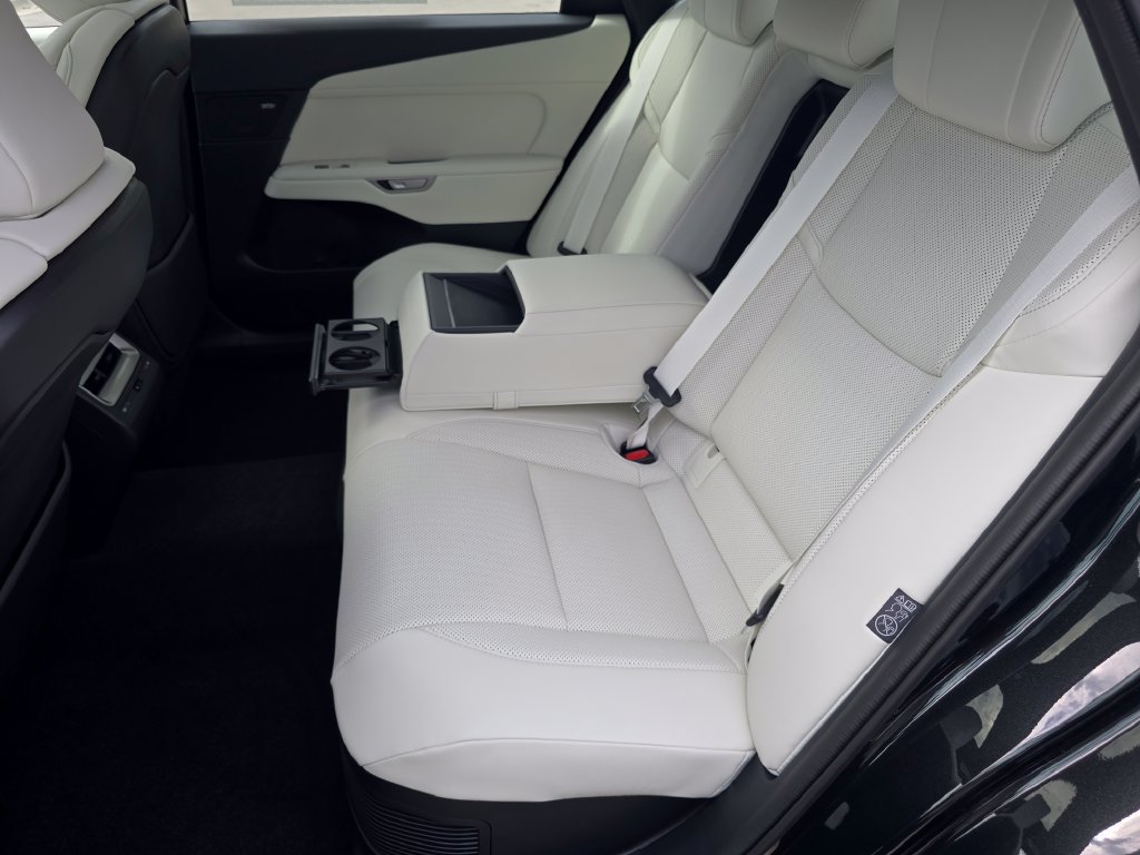 New 2026 Lexus ES 350h w/ Cold Area Package FWD image 36