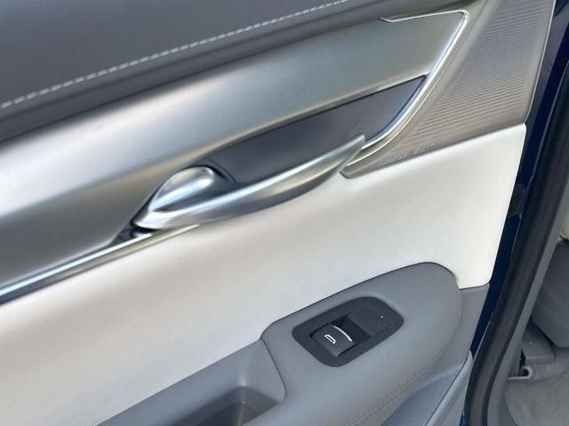Used 2023 Cadillac XT5 Premium Luxury FWD image 18