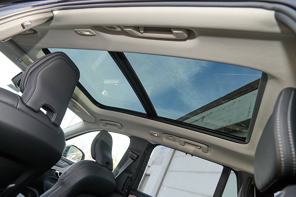 New 2026 Volvo XC90 B6 Ultra w/ Protection Package image 23