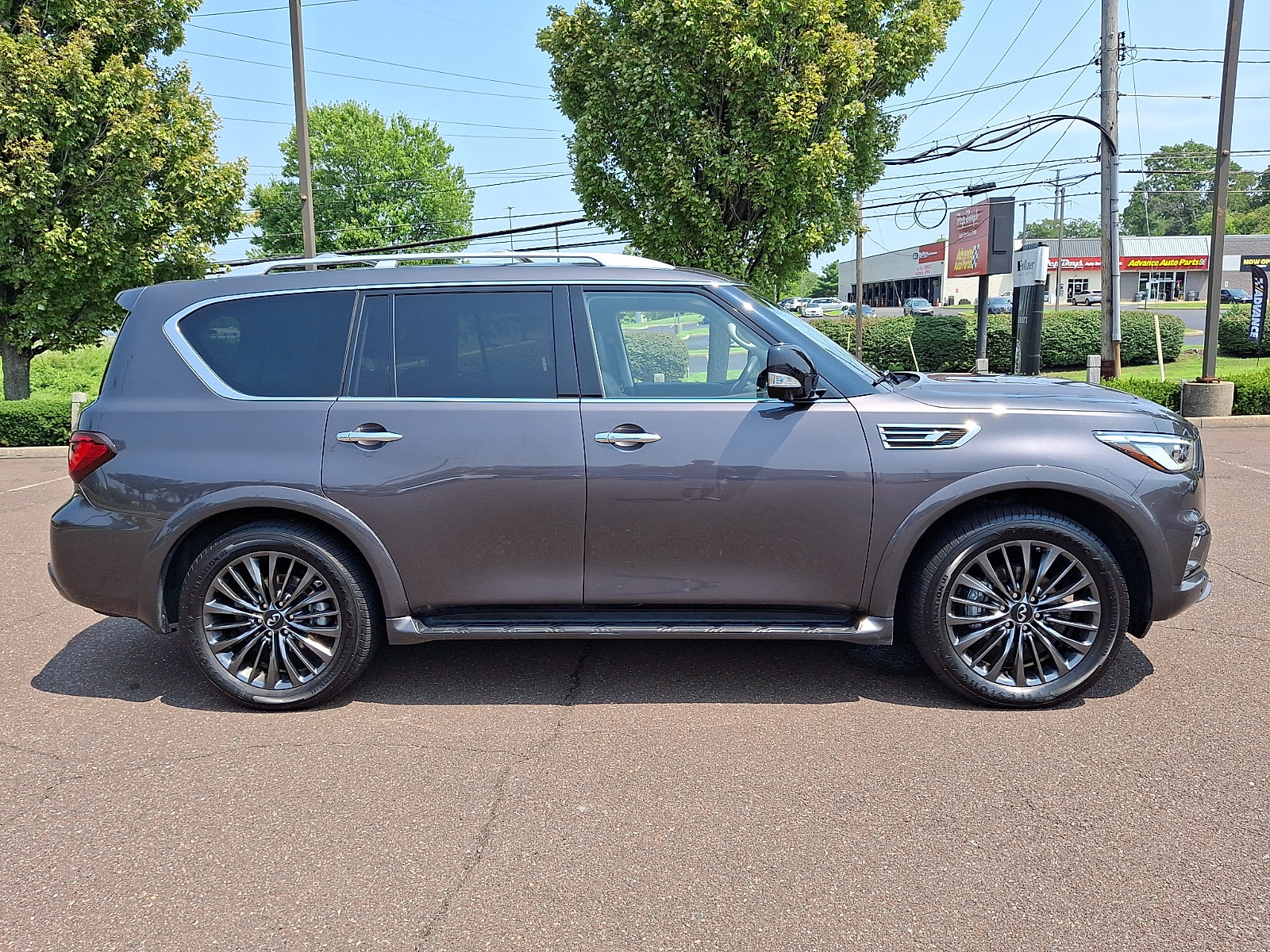 Certified 2023 INFINITI QX80 Premium Select w/ Cargo Package AWD/4WD image 7