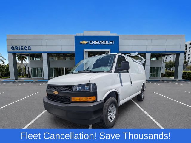 Used 2025 Chevrolet Express 2500 w/ Driver Convenience Package RWD image 4